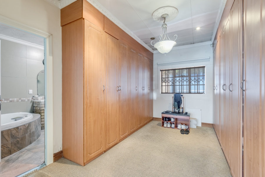 7 Bedroom Property for Sale in Morningside Gauteng