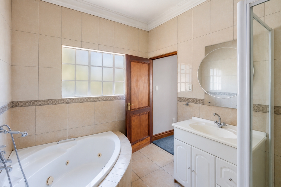7 Bedroom Property for Sale in Morningside Gauteng