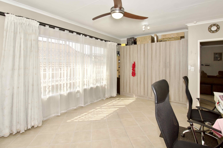 4 Bedroom Property for Sale in Paramount Estate Gauteng