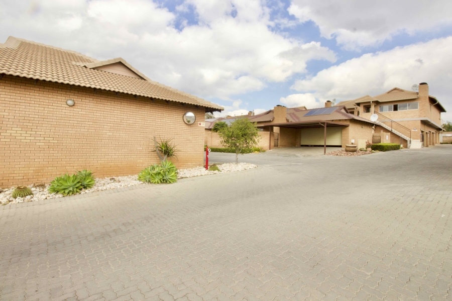 4 Bedroom Property for Sale in Paramount Estate Gauteng