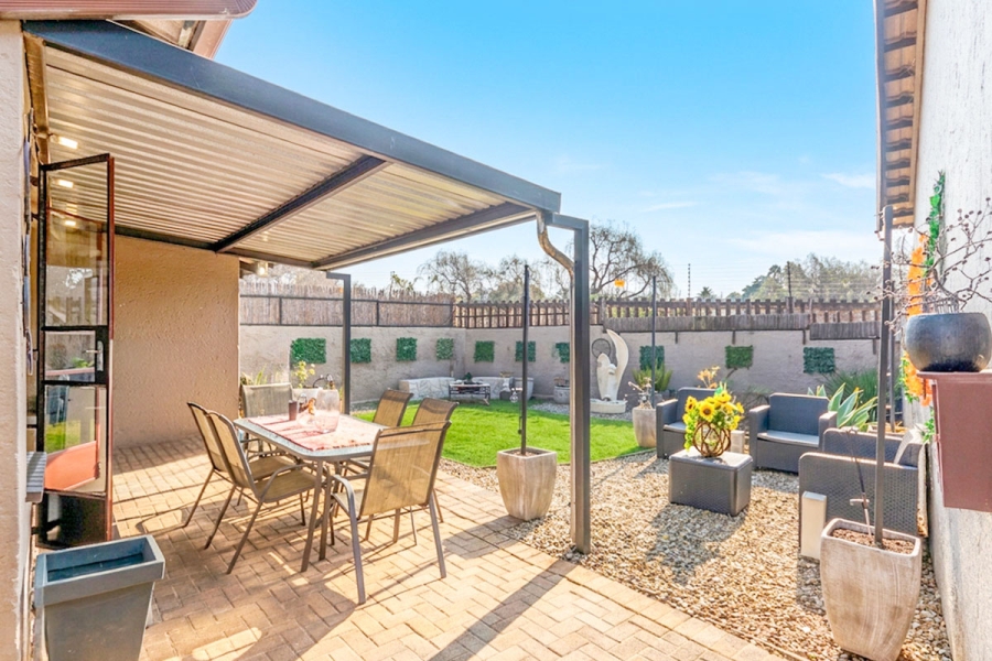 2 Bedroom Property for Sale in Weltevreden Park Gauteng