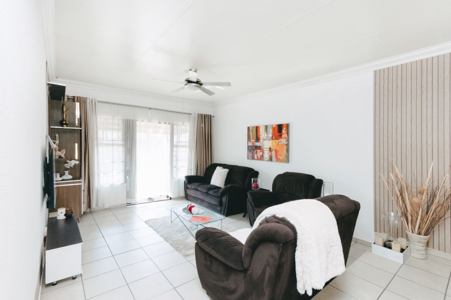 2 Bedroom Property for Sale in Weltevreden Park Gauteng