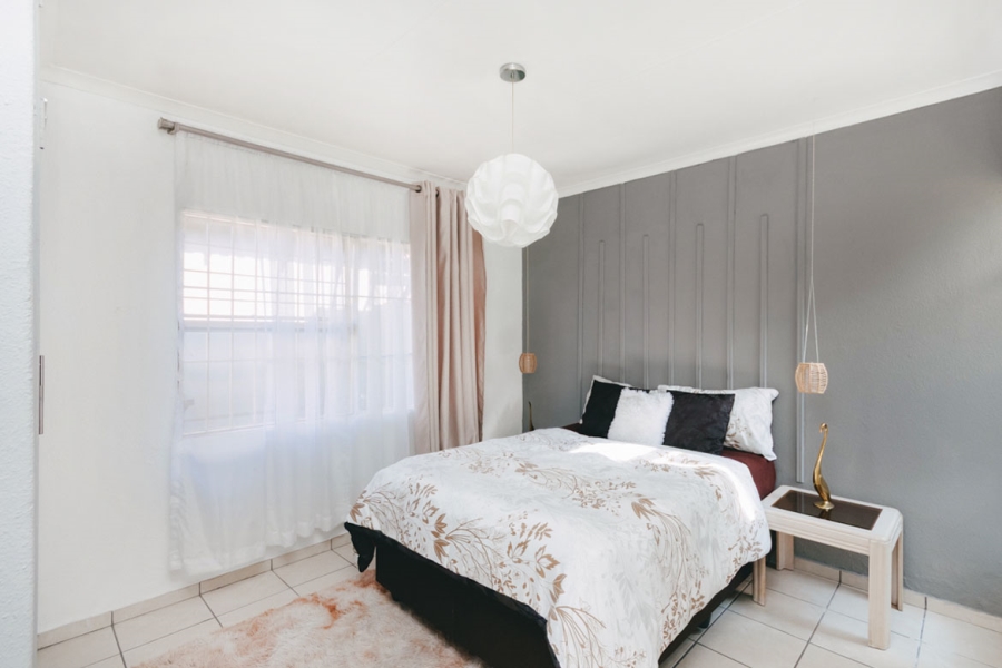 2 Bedroom Property for Sale in Weltevreden Park Gauteng
