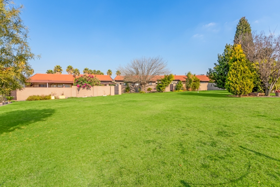 2 Bedroom Property for Sale in Weltevreden Park Gauteng