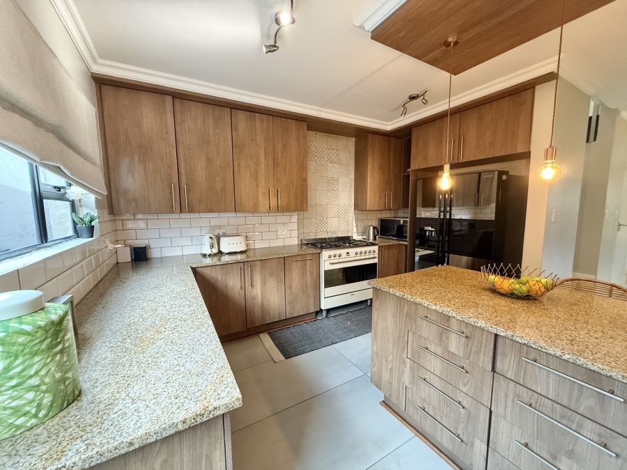 To Let 4 Bedroom Property for Rent in Olympus AH Gauteng