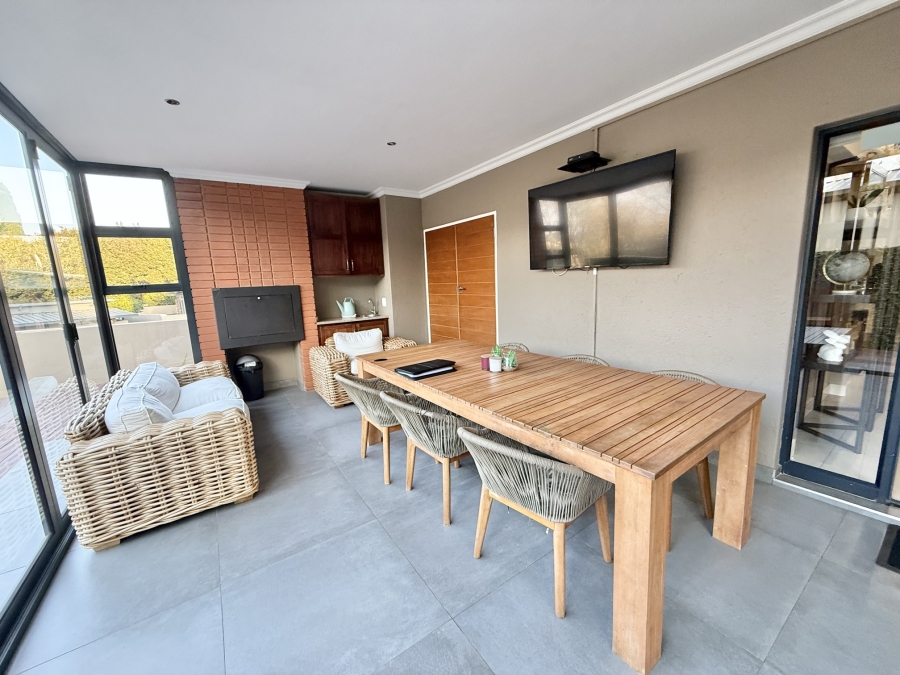To Let 4 Bedroom Property for Rent in Olympus AH Gauteng