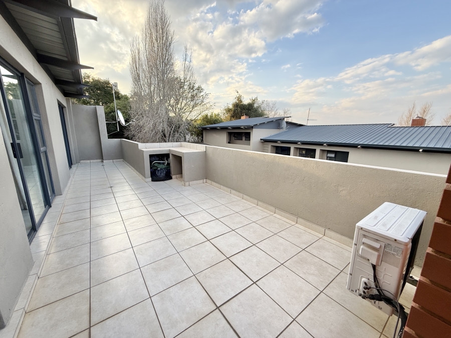 To Let 4 Bedroom Property for Rent in Olympus AH Gauteng