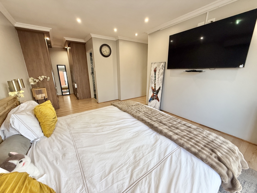 To Let 4 Bedroom Property for Rent in Olympus AH Gauteng