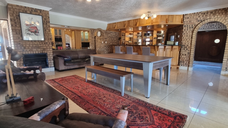 6 Bedroom Property for Sale in Sunward Park Gauteng
