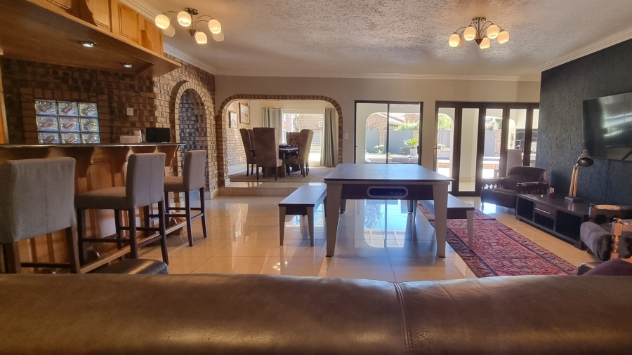 6 Bedroom Property for Sale in Sunward Park Gauteng
