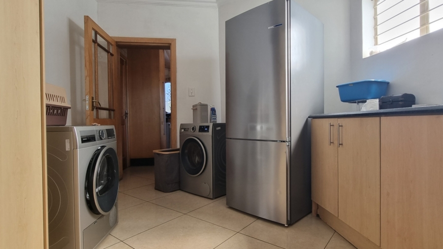 6 Bedroom Property for Sale in Sunward Park Gauteng