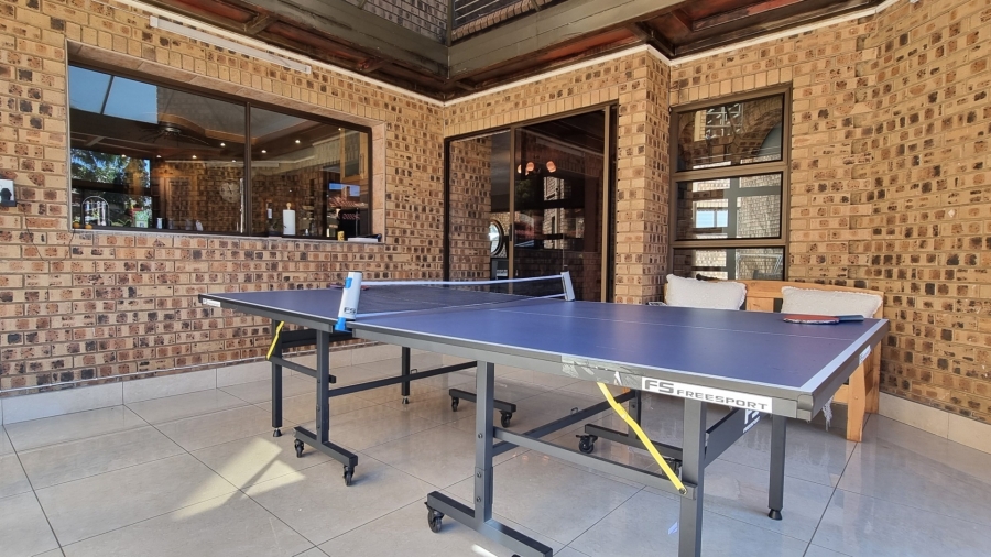 6 Bedroom Property for Sale in Sunward Park Gauteng