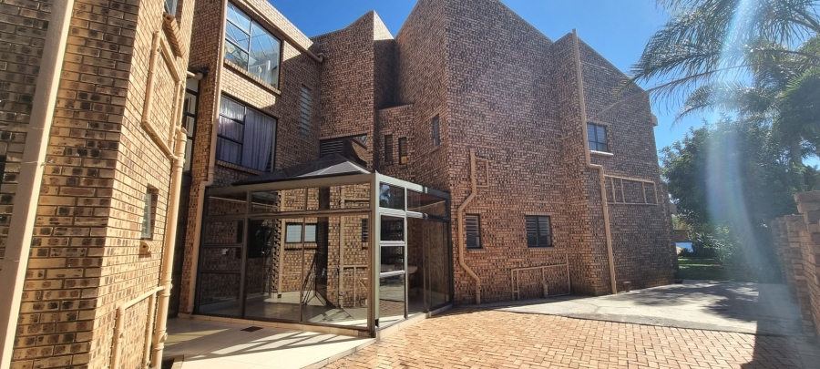 6 Bedroom Property for Sale in Sunward Park Gauteng