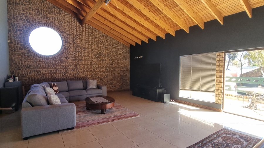 6 Bedroom Property for Sale in Sunward Park Gauteng