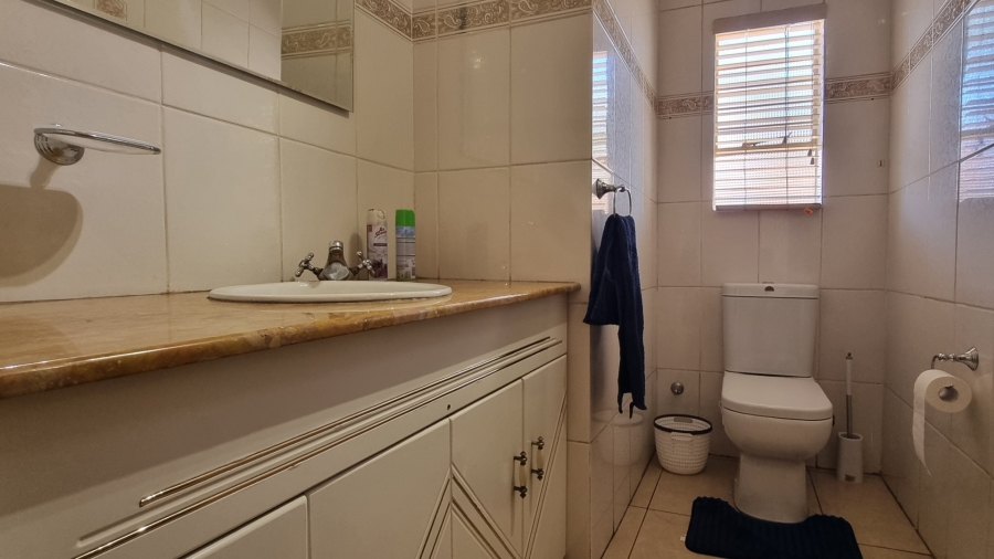 6 Bedroom Property for Sale in Sunward Park Gauteng