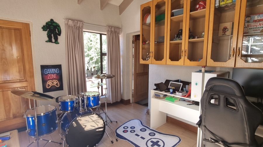 6 Bedroom Property for Sale in Sunward Park Gauteng
