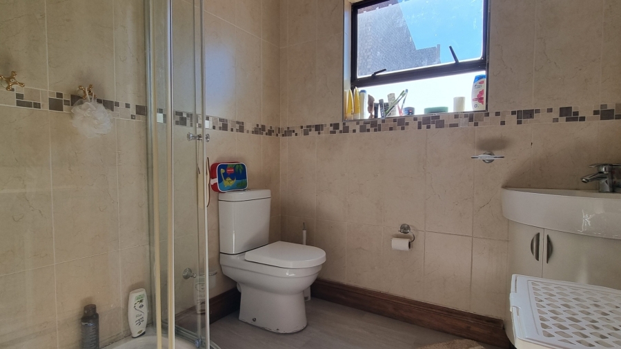 6 Bedroom Property for Sale in Sunward Park Gauteng