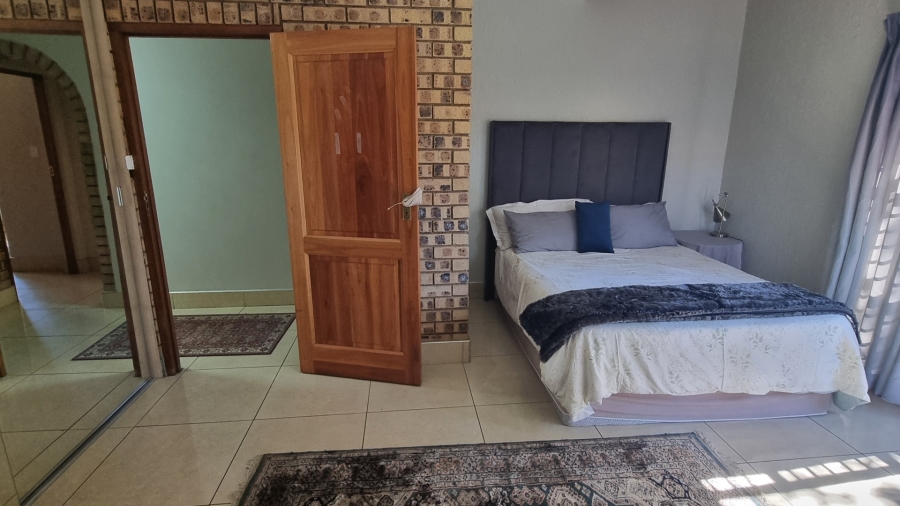 6 Bedroom Property for Sale in Sunward Park Gauteng