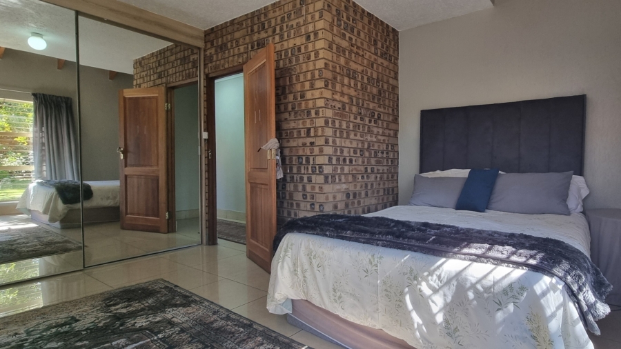 6 Bedroom Property for Sale in Sunward Park Gauteng
