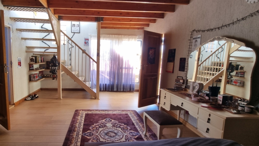 6 Bedroom Property for Sale in Sunward Park Gauteng