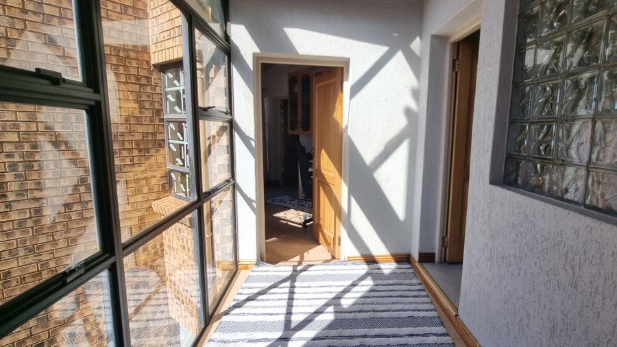 6 Bedroom Property for Sale in Sunward Park Gauteng