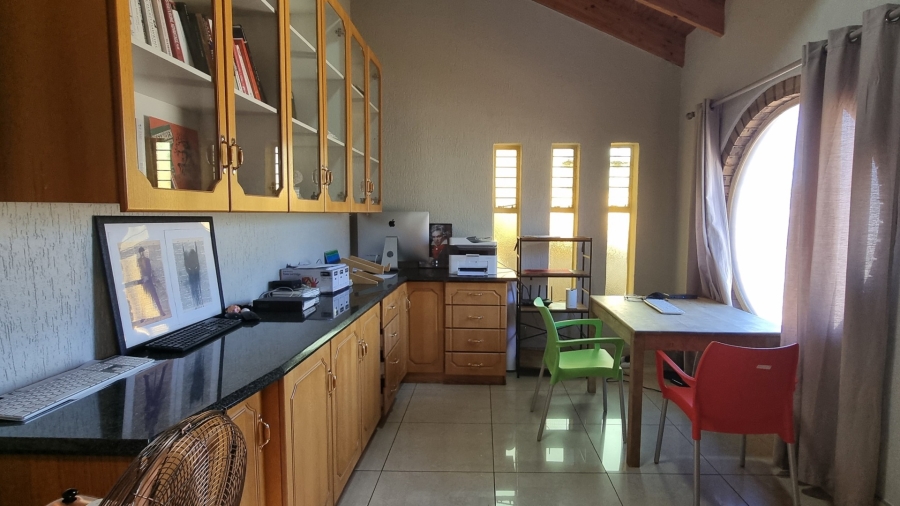 6 Bedroom Property for Sale in Sunward Park Gauteng