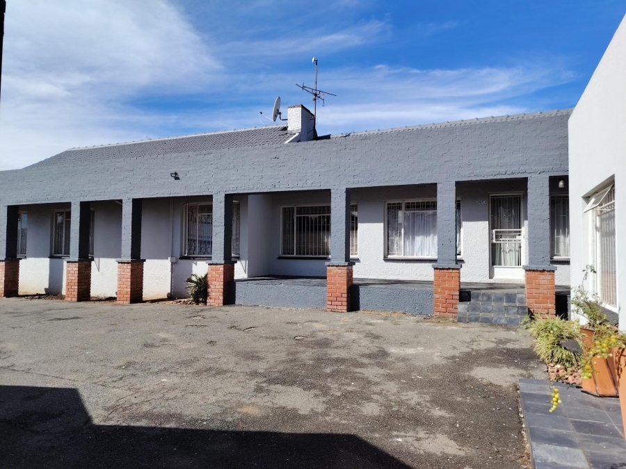 7 Bedroom Property for Sale in Aston Manor Gauteng