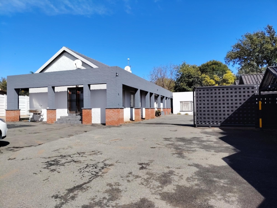 7 Bedroom Property for Sale in Aston Manor Gauteng