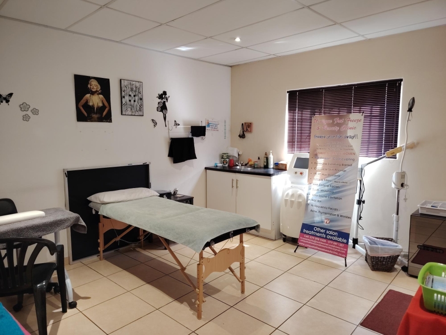 7 Bedroom Property for Sale in Aston Manor Gauteng