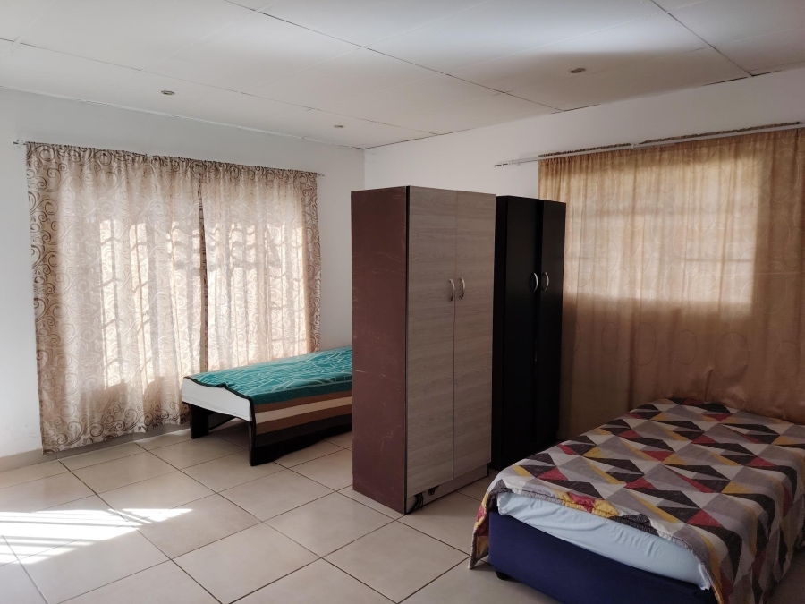 7 Bedroom Property for Sale in Aston Manor Gauteng