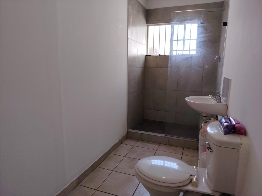 7 Bedroom Property for Sale in Aston Manor Gauteng