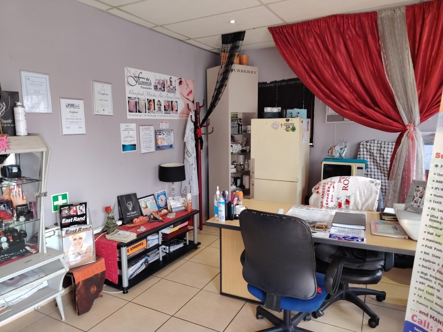 7 Bedroom Property for Sale in Aston Manor Gauteng