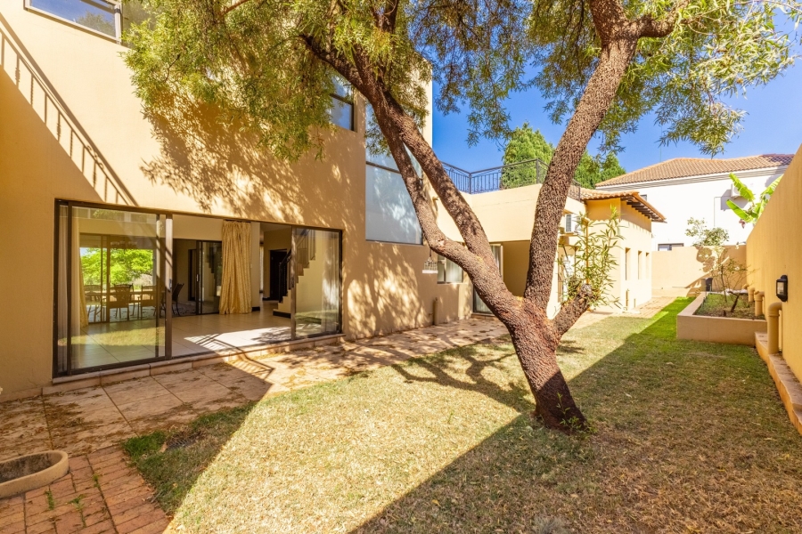 To Let 4 Bedroom Property for Rent in Dainfern Golf Estate Gauteng