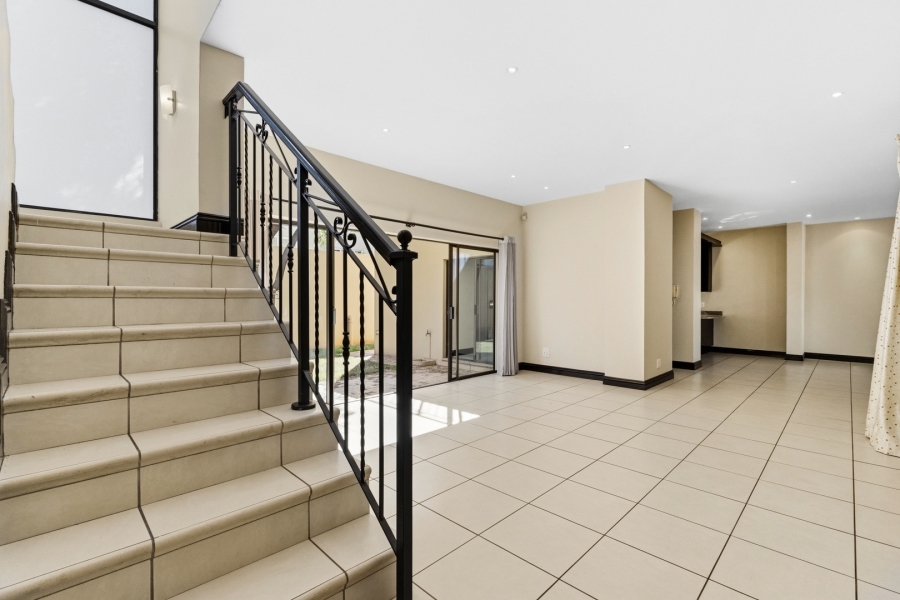 To Let 4 Bedroom Property for Rent in Dainfern Golf Estate Gauteng