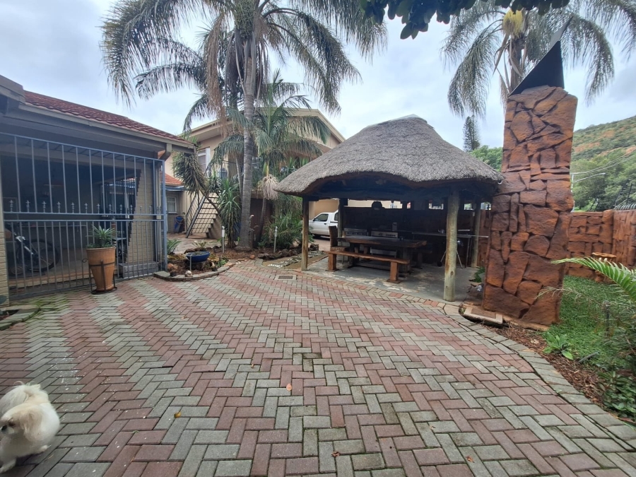 5 Bedroom Property for Sale in Annlin Gauteng