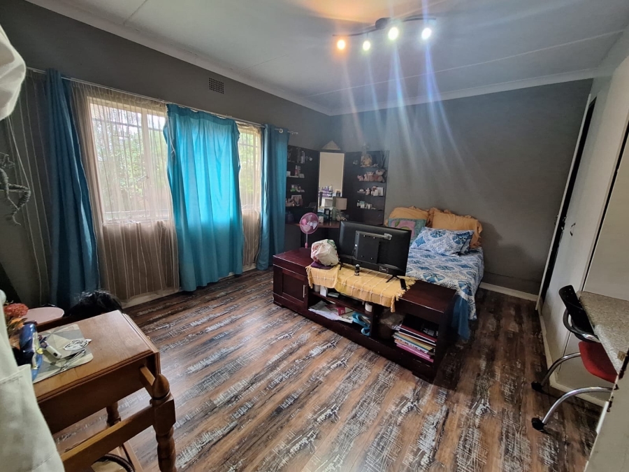 5 Bedroom Property for Sale in Annlin Gauteng
