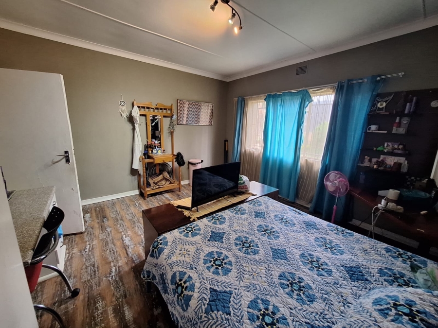5 Bedroom Property for Sale in Annlin Gauteng