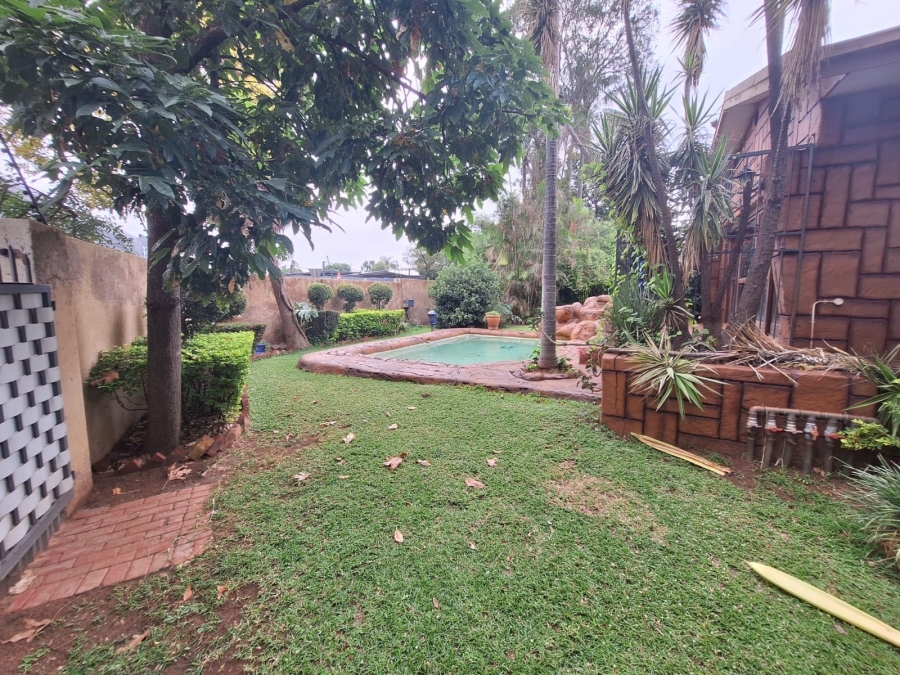 5 Bedroom Property for Sale in Annlin Gauteng