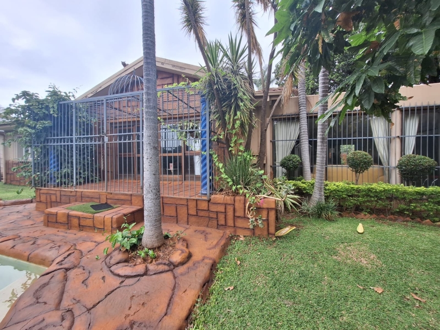 5 Bedroom Property for Sale in Annlin Gauteng