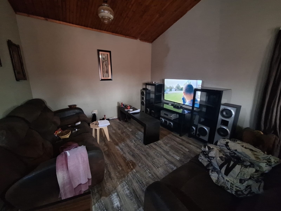 5 Bedroom Property for Sale in Annlin Gauteng
