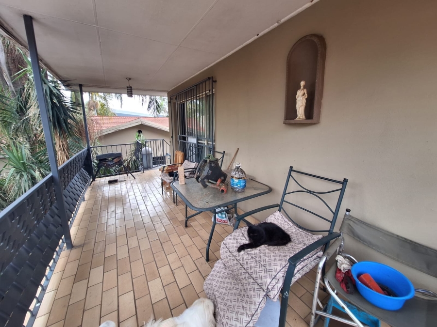 5 Bedroom Property for Sale in Annlin Gauteng