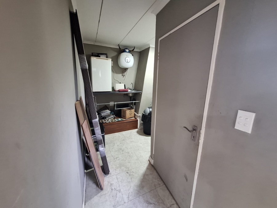 5 Bedroom Property for Sale in Annlin Gauteng