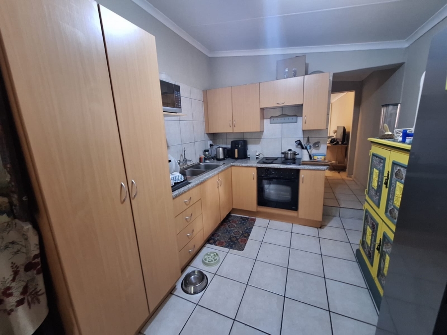 5 Bedroom Property for Sale in Annlin Gauteng