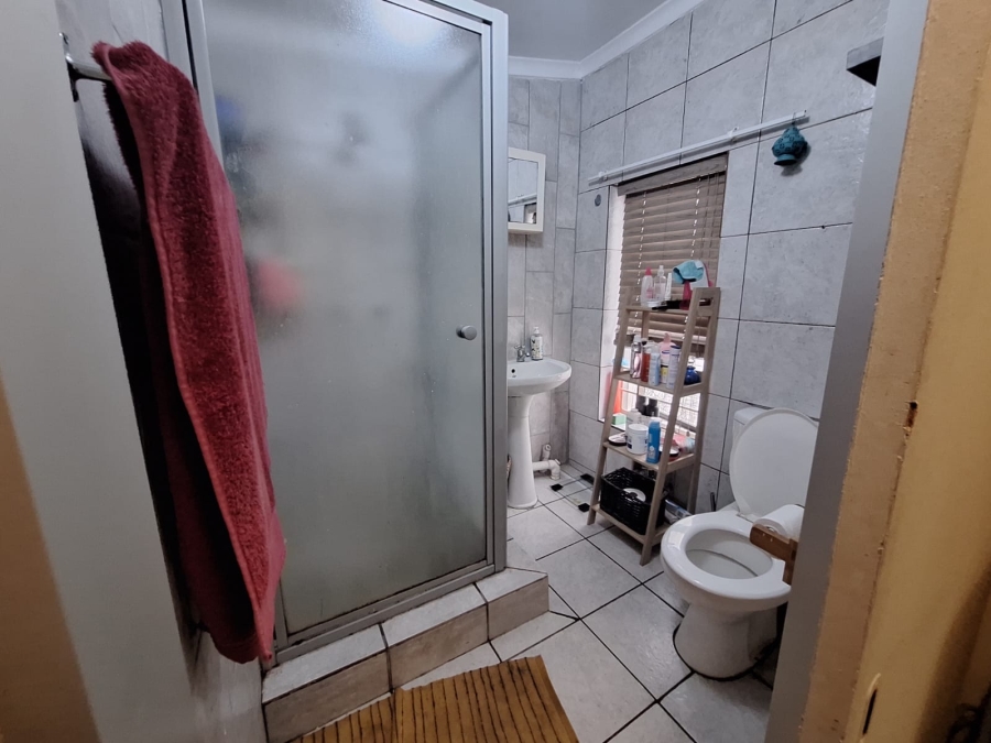 5 Bedroom Property for Sale in Annlin Gauteng