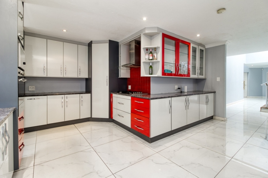 To Let 4 Bedroom Property for Rent in Dainfern Golf Estate Gauteng