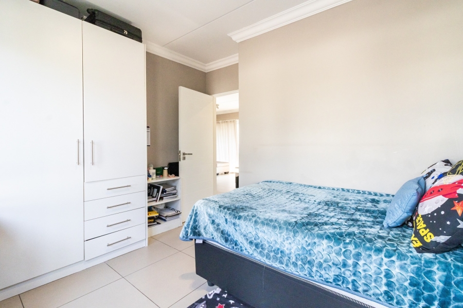 To Let 2 Bedroom Property for Rent in Broadacres Gauteng
