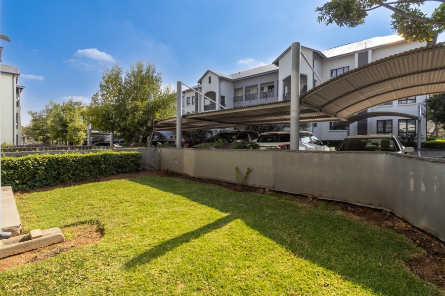To Let 2 Bedroom Property for Rent in Broadacres Gauteng
