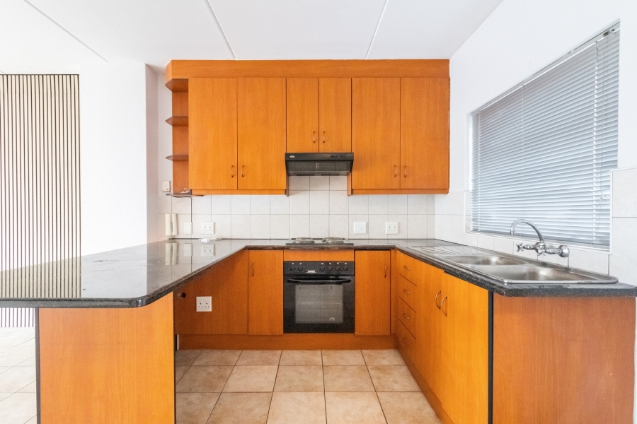 To Let 2 Bedroom Property for Rent in Magaliessig Gauteng