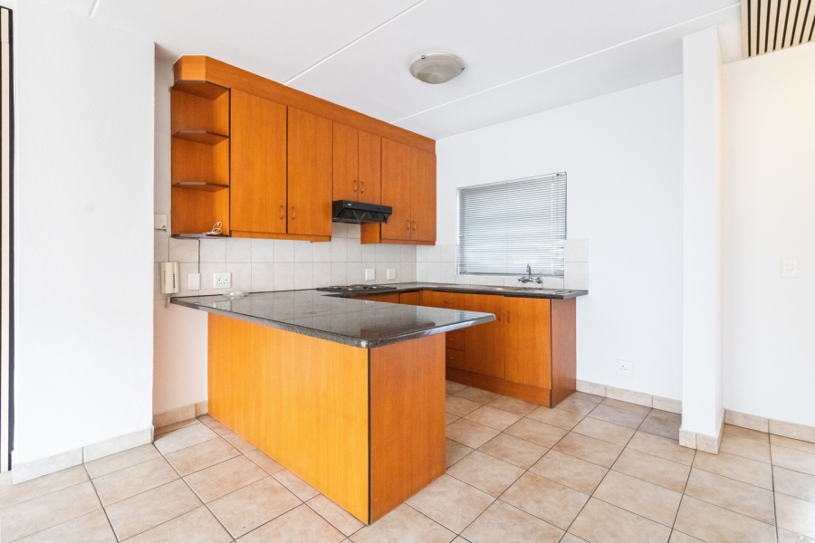 To Let 2 Bedroom Property for Rent in Magaliessig Gauteng