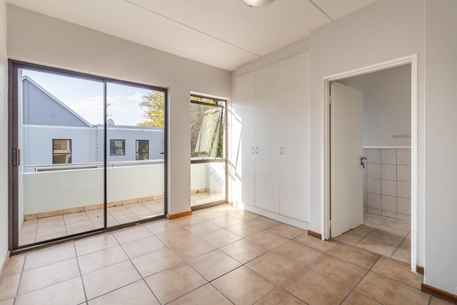 To Let 2 Bedroom Property for Rent in Magaliessig Gauteng